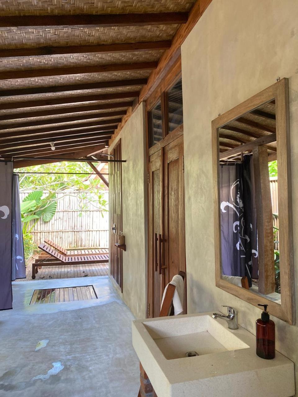Sarini Villas بلاهباتو المظهر الخارجي الصورة
